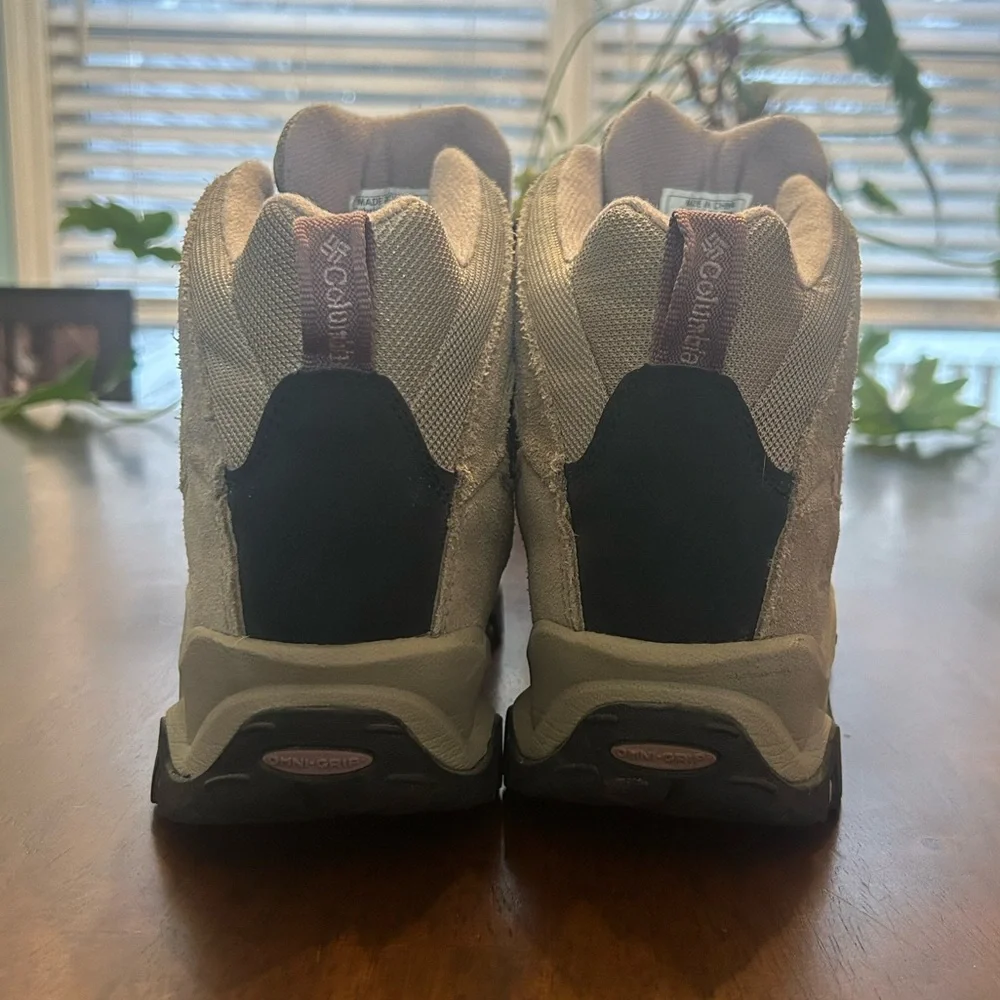 Columbia Waterproof Gray and Purple Winter Boots Size 7.5